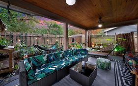 Zen Jungle House By Busch Gardens Sleeps 12 With Outdoor Games & Detached Play Space!